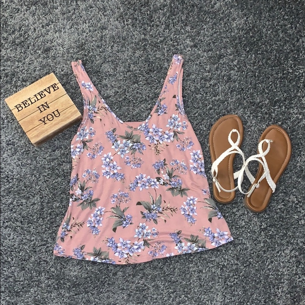 🌸Floral AE Tank Top🌸